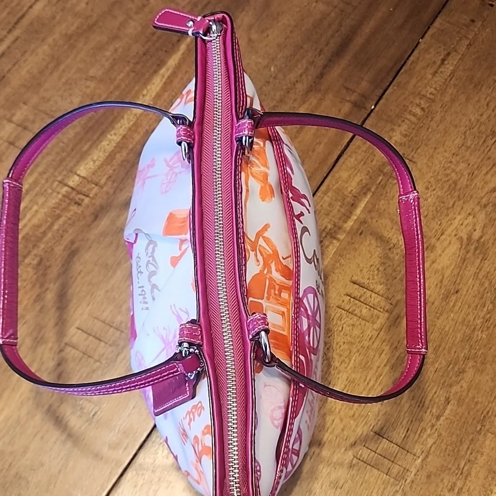 Coach Horse and Carriage Pink 1941 Shoulder Bag - Picture 13 of 16
